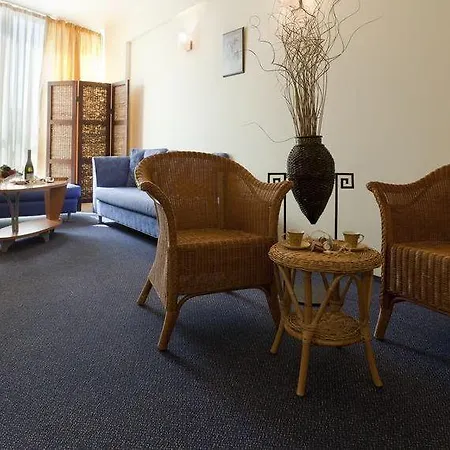 Hotel Flora Park 4*