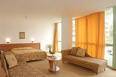 Hotel Flora Park 4*