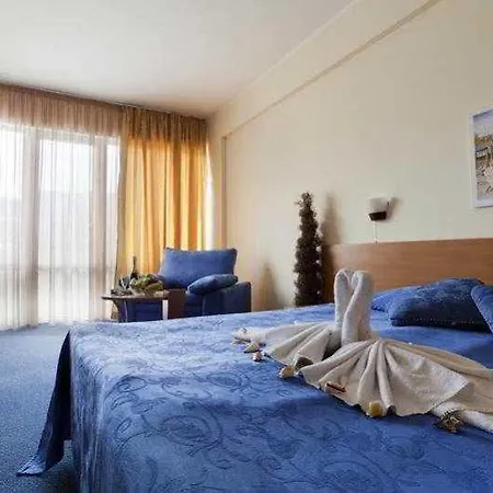 Flora Park 4*