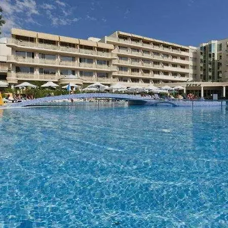 Flora Park 4*